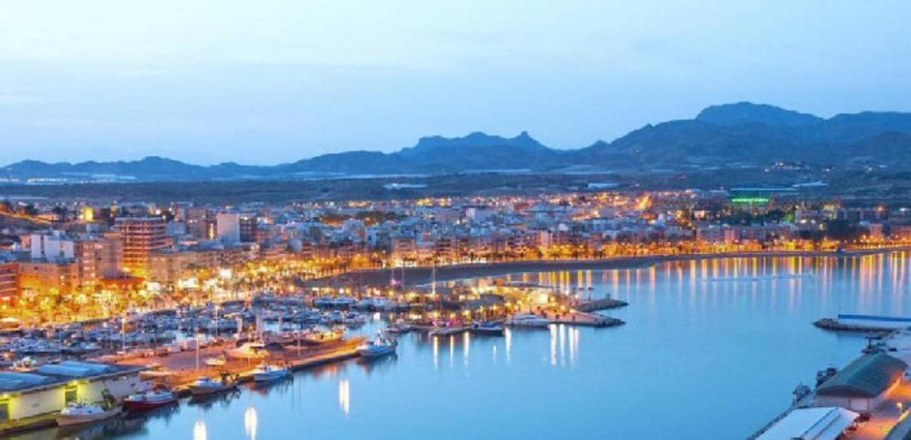 Puerto De Mazarron Large House With Roof Terrace & Sea Views-5 Guests Have 3 Bedrooms & 1 To 4 Guests Have 2 Bedrooms 外观 照片